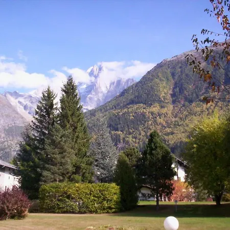 Avec Vue Mont Blanc, Parking Et Animaux Admis Chamonix